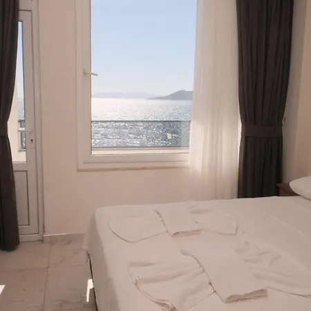Sea Door Szálloda *