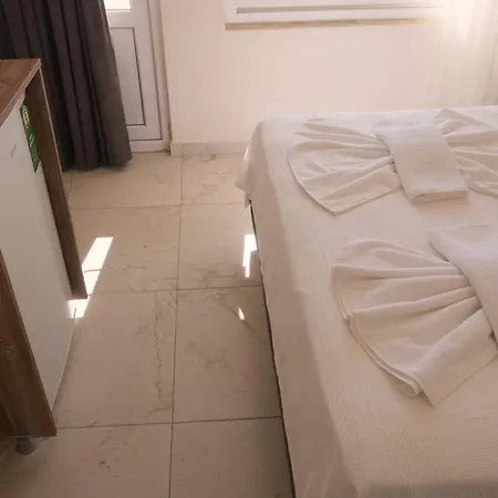 Sea Door Hotel *